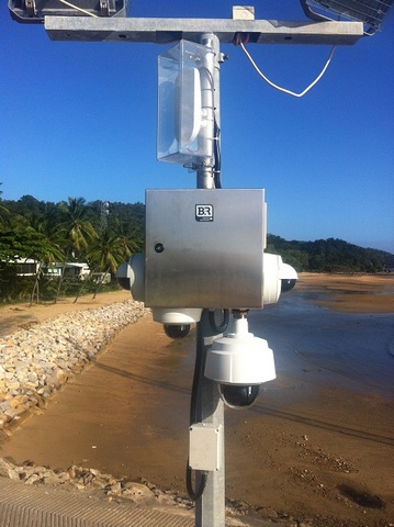 Image 2 Light Pole - CCTV system installation in Hyde Park Castletown, QLD